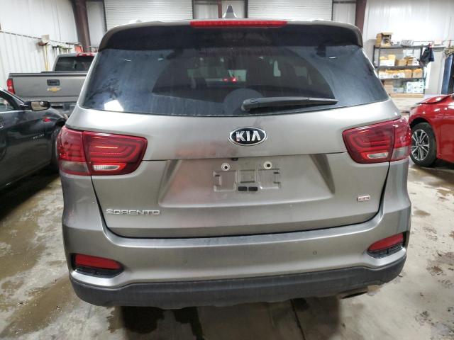 5XYPGDA38KG440832 - 2019 KIA SORENTO L GRAY photo 6