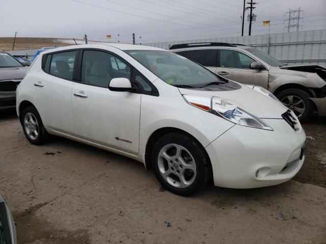 1N4AZ0CP6FC300321 - 2015 NISSAN LEAF S WHITE photo 4