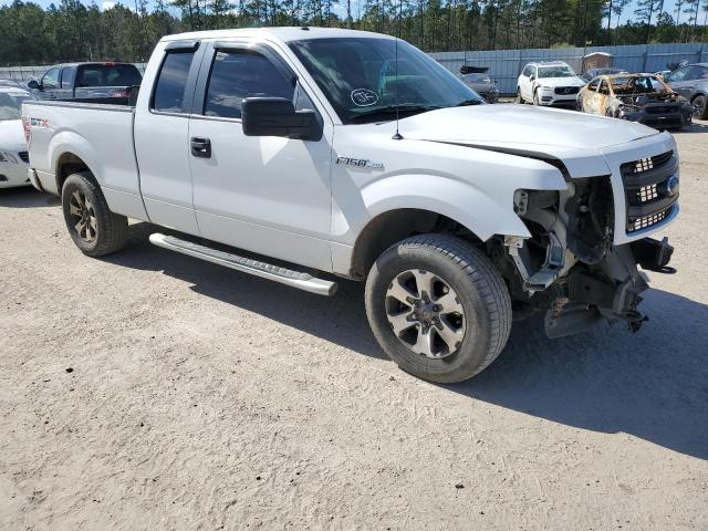 1FTFX1EF7DFD30374 - 2013 FORD F150 SUPER CAB WHITE photo 4