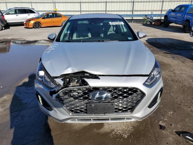 5NPE34AF5KH812696 - 2019 HYUNDAI SONATA LIMITED WHITE photo 5