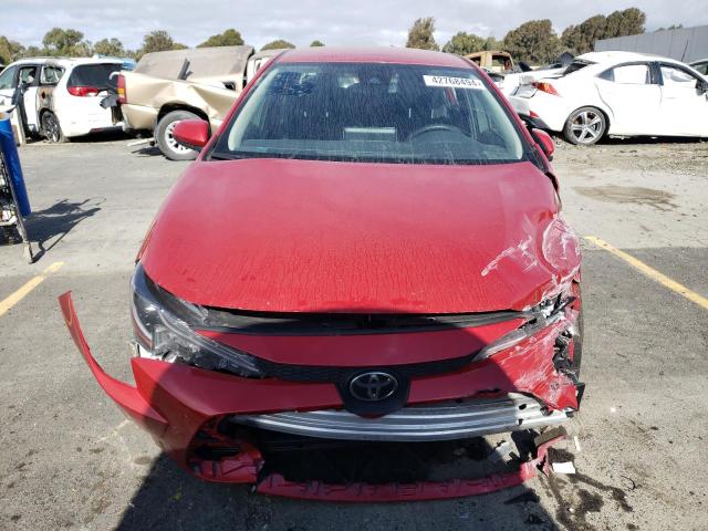 JTDEPMAE4MJ165262 - 2021 TOYOTA COROLLA LE RED photo 5