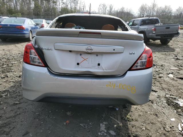 3N1CN7AP8KL860143 - 2019 NISSAN VERSA S SILVER photo 6