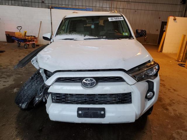 JTEBU5JR3F5264361 - 2015 TOYOTA 4RUNNER SR5 WHITE photo 5