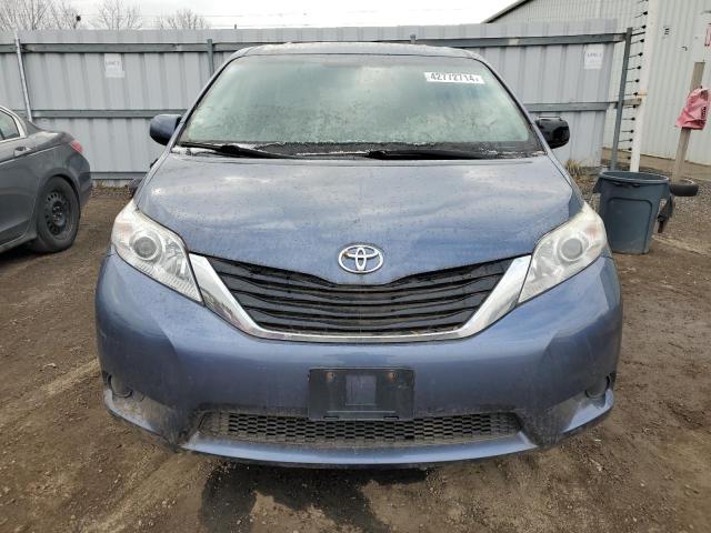 5TDJK3DC8ES090961 - 2014 TOYOTA SIENNA LE BLUE photo 5