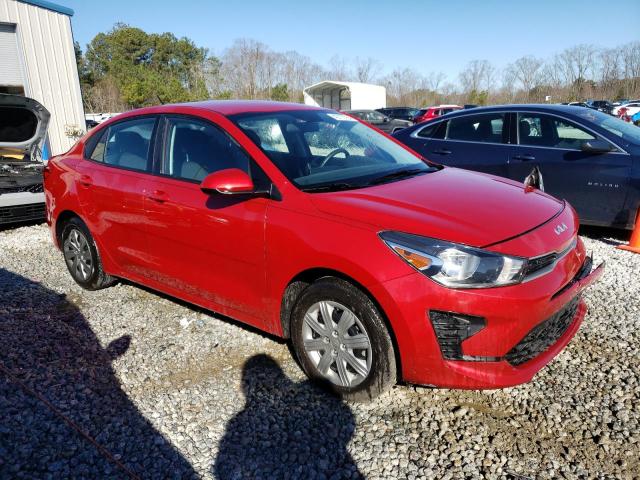 3KPA24AD0NE474746 - 2022 KIA RIO LX RED photo 4