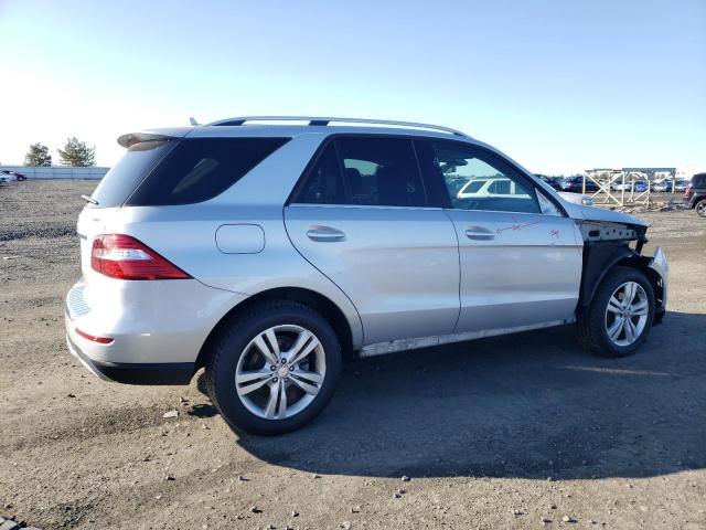 4JGDA5HB3CA002627 - 2012 MERCEDES-BENZ ML 350 4MATIC SILVER photo 3