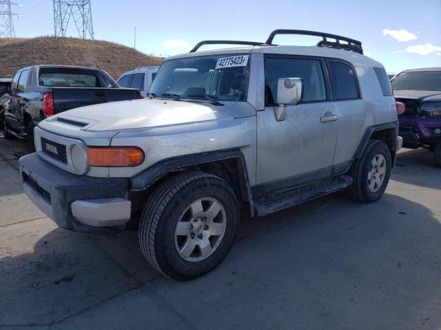 JTEBU11F270058610 - 2007 TOYOTA FJ CRUISER SILVER photo 1