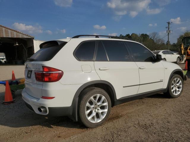 5UXZV4C55CL745691 - 2012 BMW X5 XDRIVE3 WHITE photo 3