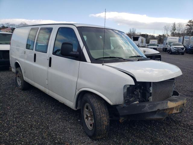 1GCFG15T431158550 - 2003 CHEVROLET EXPRESS G1 WHITE photo 4