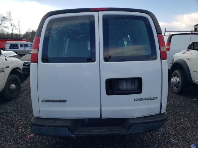 1GCFG15T431158550 - 2003 CHEVROLET EXPRESS G1 WHITE photo 6