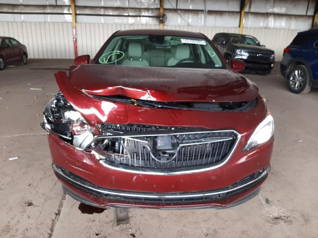 1G4ZR5SS6HU159985 - 2017 BUICK LACROSSE PREMIUM RED photo 5