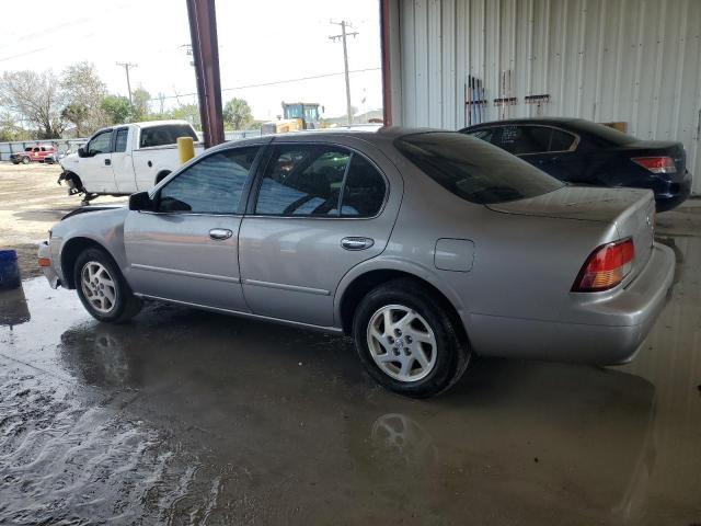 JN1CA21A2WT307886 - 1998 NISSAN MAXIMA GLE GRAY photo 2