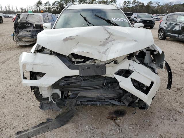 5N1AT2MTXJC707601 - 2018 NISSAN ROGUE S WHITE photo 5