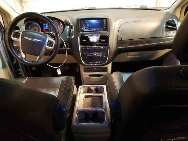 2C4RC1CG3DR645623 - 2013 CHRYSLER TOWN & COU TOURING L SILVER photo 8