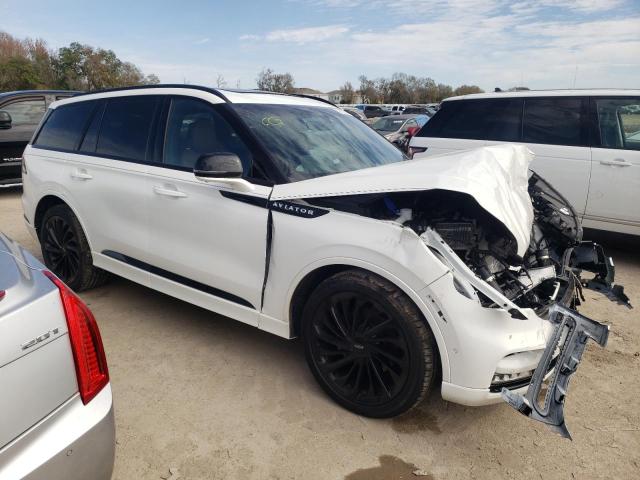 5LM5J7WC3PGL24518 - 2023 LINCOLN AVIATOR RESERVE WHITE photo 4