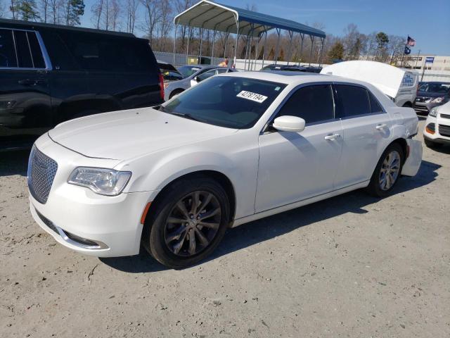 2C3CCARG9JH118012 - 2018 CHRYSLER 300 TOURING WHITE photo 1