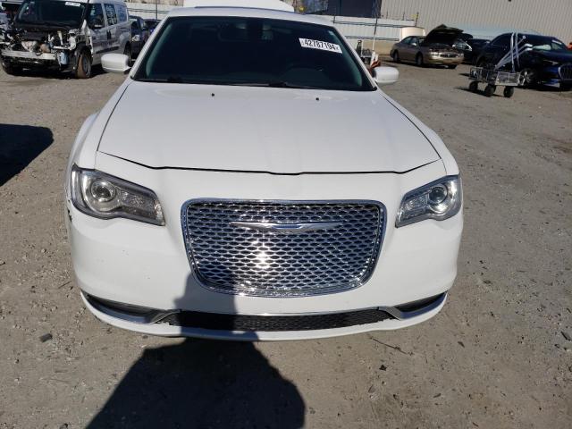 2C3CCARG9JH118012 - 2018 CHRYSLER 300 TOURING WHITE photo 5