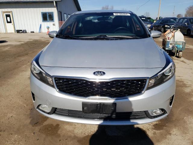 3KPFL4A83HE131133 - 2017 KIA FORTE EX SILVER photo 5