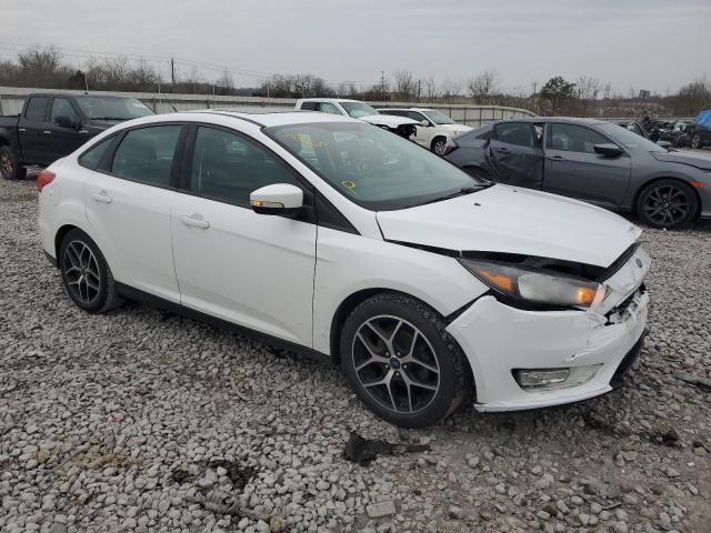 1FADP3H29JL305491 - 2018 FORD FOCUS SEL WHITE photo 4