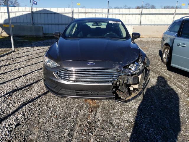 3FA6P0H75HR253520 - 2017 FORD FUSION SE GRAY photo 5