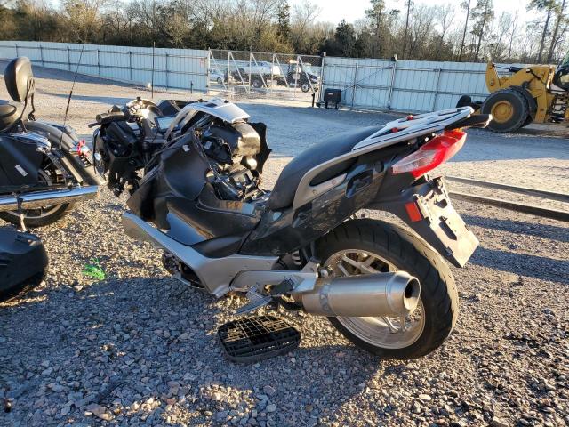 WB1044002BZW19027 - 2011 BMW R1200 RT BLACK photo 3