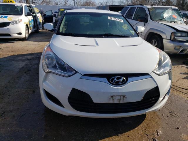 KMHTC6AD1CU037074 - 2012 HYUNDAI VELOSTER WHITE photo 5