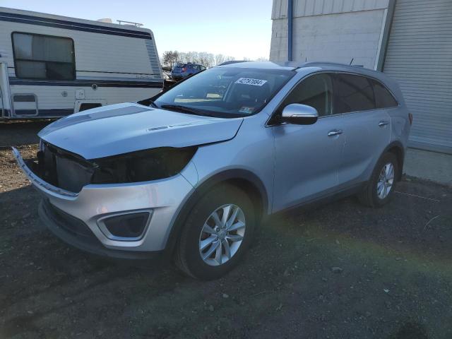 5XYPG4A34HG261597 - 2017 KIA SORENTO LX SILVER photo 1