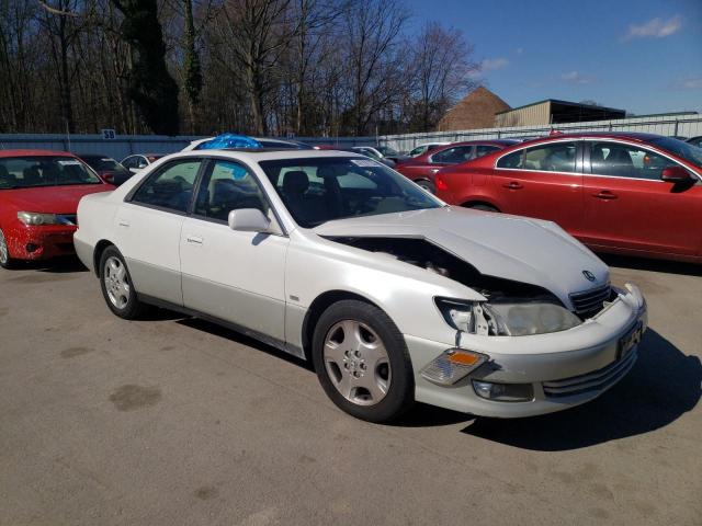 JT8BF28G3Y0275845 - 2000 LEXUS ES 300 WHITE photo 4