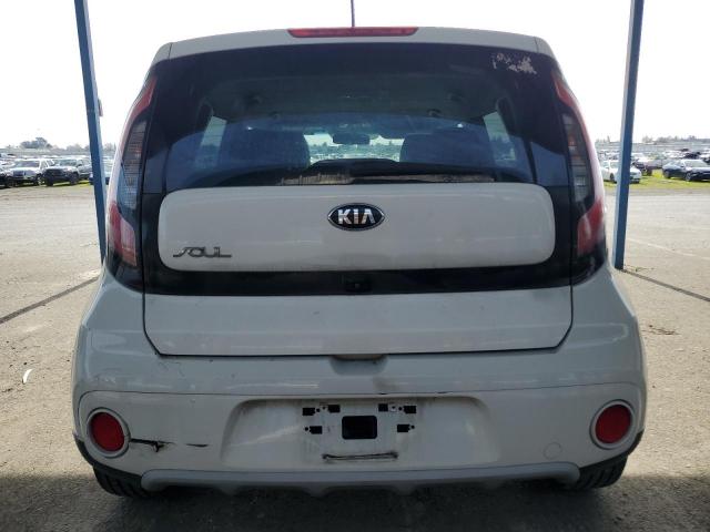 KNDJP3A52K7665830 - 2019 KIA SOUL + WHITE photo 6