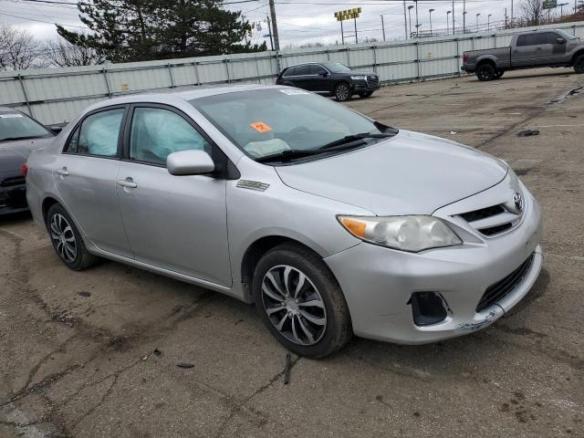 2T1BU4EE4CC797890 - 2012 TOYOTA COROLLA LE BASE SILVER photo 4