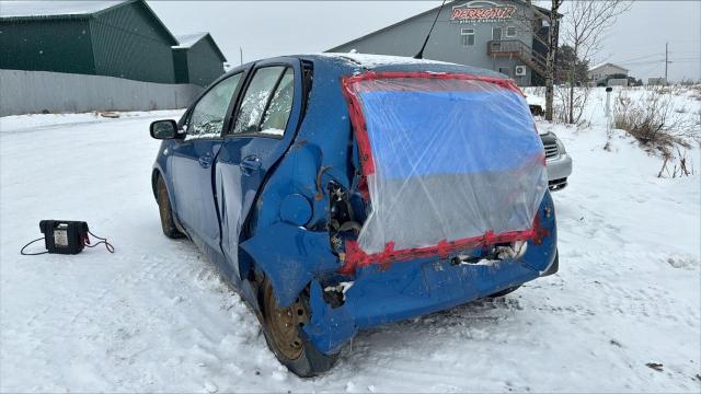 JTDKT4K33A5304846 - 2010 TOYOTA YARIS BLUE photo 2