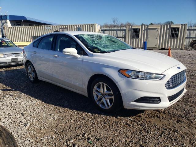 3FA6P0HD3GR226675 - 2016 FORD FUSION SE WHITE photo 4