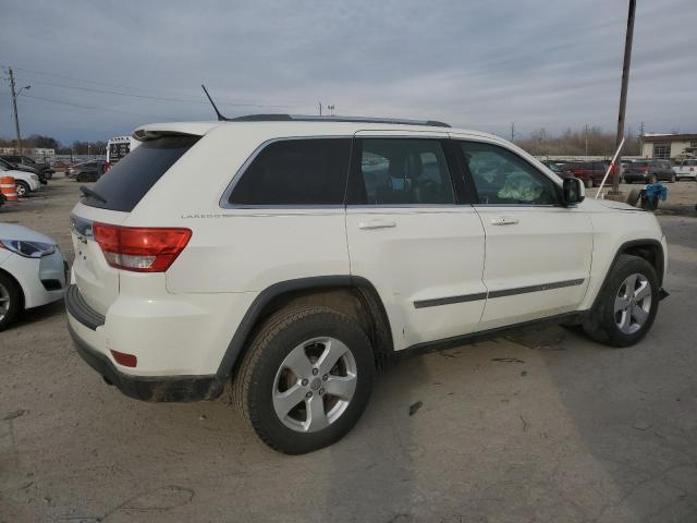 1C4RJEAG5CC260927 - 2012 JEEP GRAND CHER LAREDO WHITE photo 3