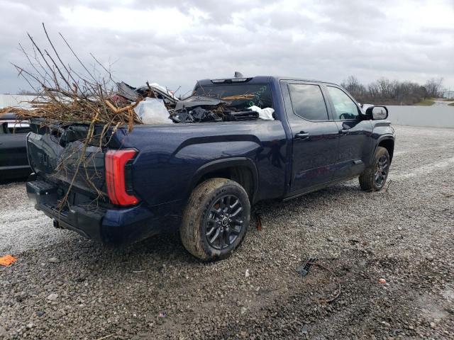 5TFNA5EC2NX010918 - 2022 TOYOTA TUNDRA CREWMAX PLATINUM Blau Foto 3