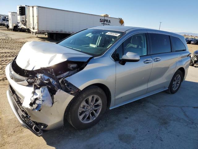 5TDKRKEC0MS028381 - 2021 TOYOTA SIENNA LE SILVER photo 1