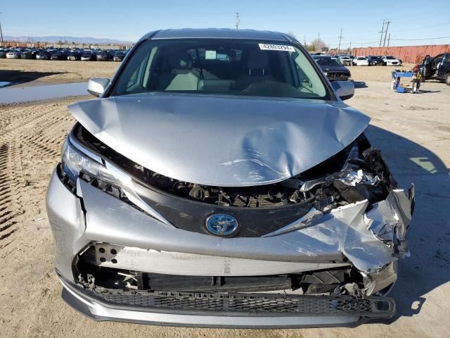 5TDKRKEC0MS028381 - 2021 TOYOTA SIENNA LE SILVER photo 5