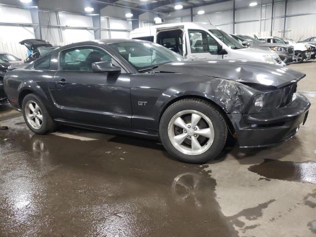 1ZVFT82H875241740 - 2007 FORD MUSTANG GT GRAY photo 4