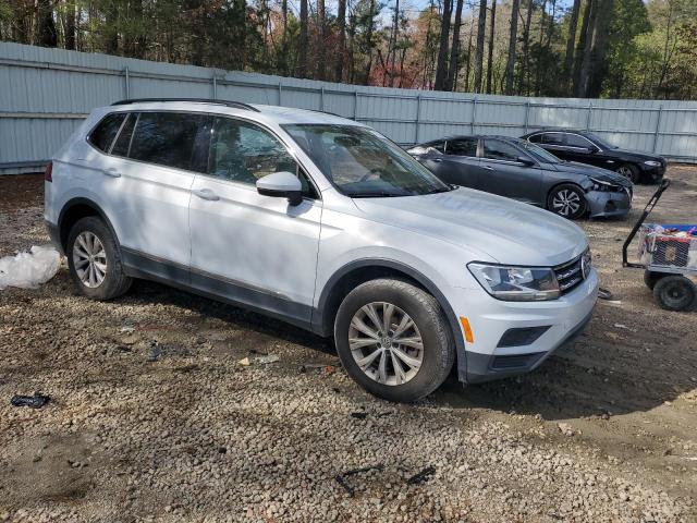 3VV3B7AX0JM213316 - 2018 VOLKSWAGEN TIGUAN SE SILVER photo 4