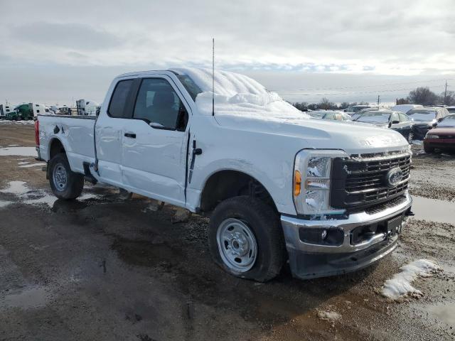 1FT7X2BA0PED91630 - 2023 FORD F250 SUPER DUTY WHITE photo 4