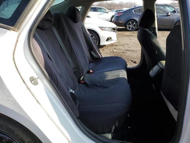 5XXGT4L3XJG230034 - 2018 KIA OPTIMA LX WHITE photo 10