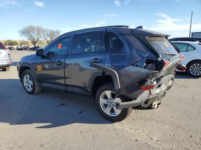 2T3W1RFV9LW095009 - 2020 TOYOTA RAV4 XLE GRAY photo 2