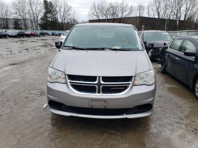 2C4RDGBGXGR399322 - 2016 DODGE GRAND CARA SE SILVER photo 5