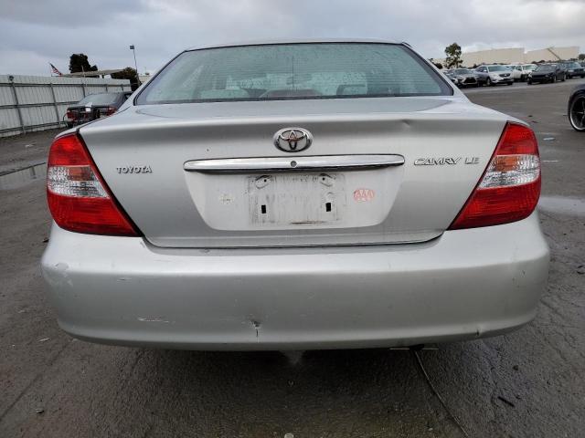 4T1BE30KX2U576327 - 2002 TOYOTA CAMRY LE SILVER photo 6