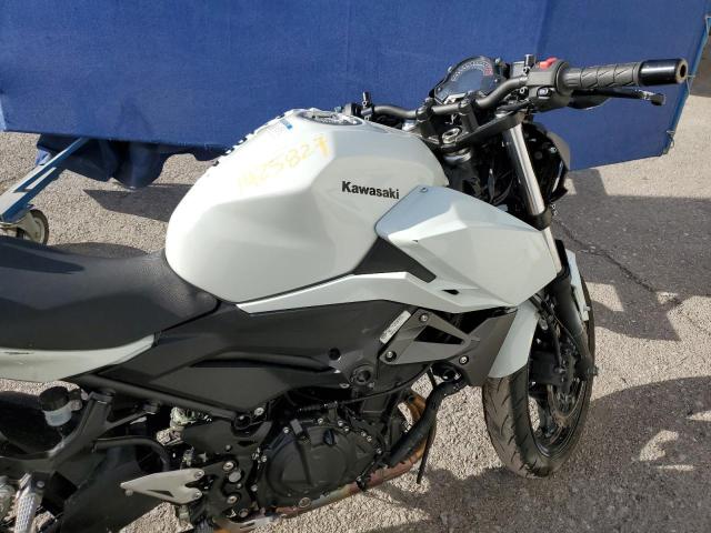 JKAERKD13PDAS5145 - 2023 KAWASAKI ER400 D WHITE photo 5