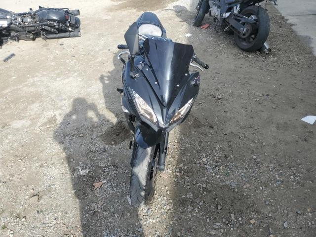 JKAEXEJ1XHDA01096 - 2017 KAWASAKI EX650 J შავი ფოტო 2