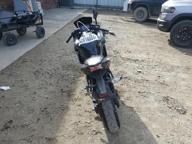 JKAEXEJ1XHDA01096 - 2017 KAWASAKI EX650 J შავი ფოტო 4