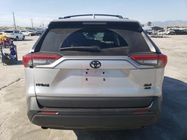 2T3P1RFV0MC248285 - 2021 TOYOTA RAV4 XLE SILVER photo 6