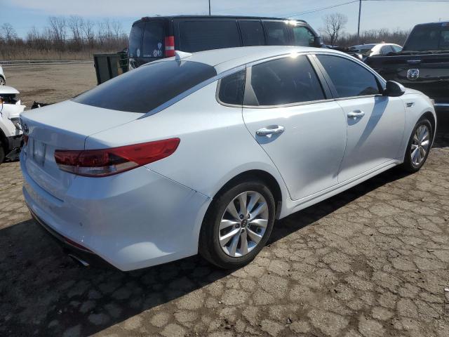 5XXGT4L33JG253736 - 2018 KIA OPTIMA LX WHITE photo 3