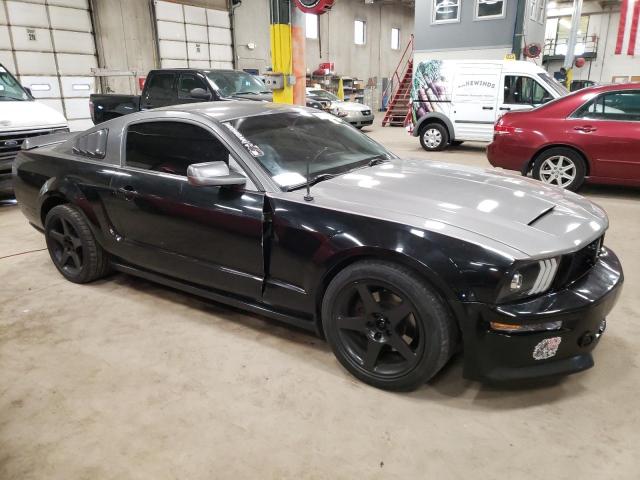 1ZVFT82H565103751 - 2006 FORD MUSTANG GT BLACK photo 4