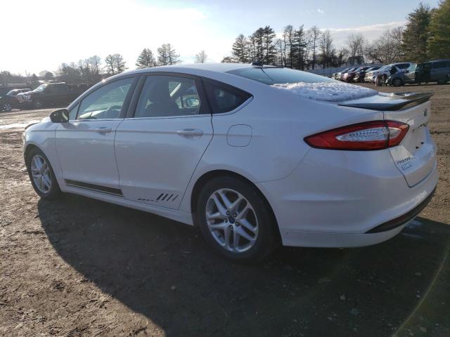 3FA6P0H79GR228375 - 2016 FORD FUSION SE WHITE photo 2